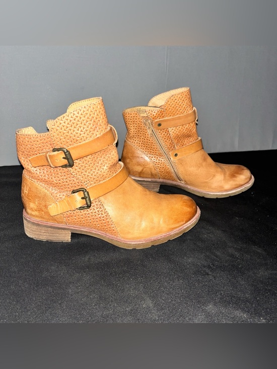 Sofft Shoes - Sofft Baywood ankle boots Size 8